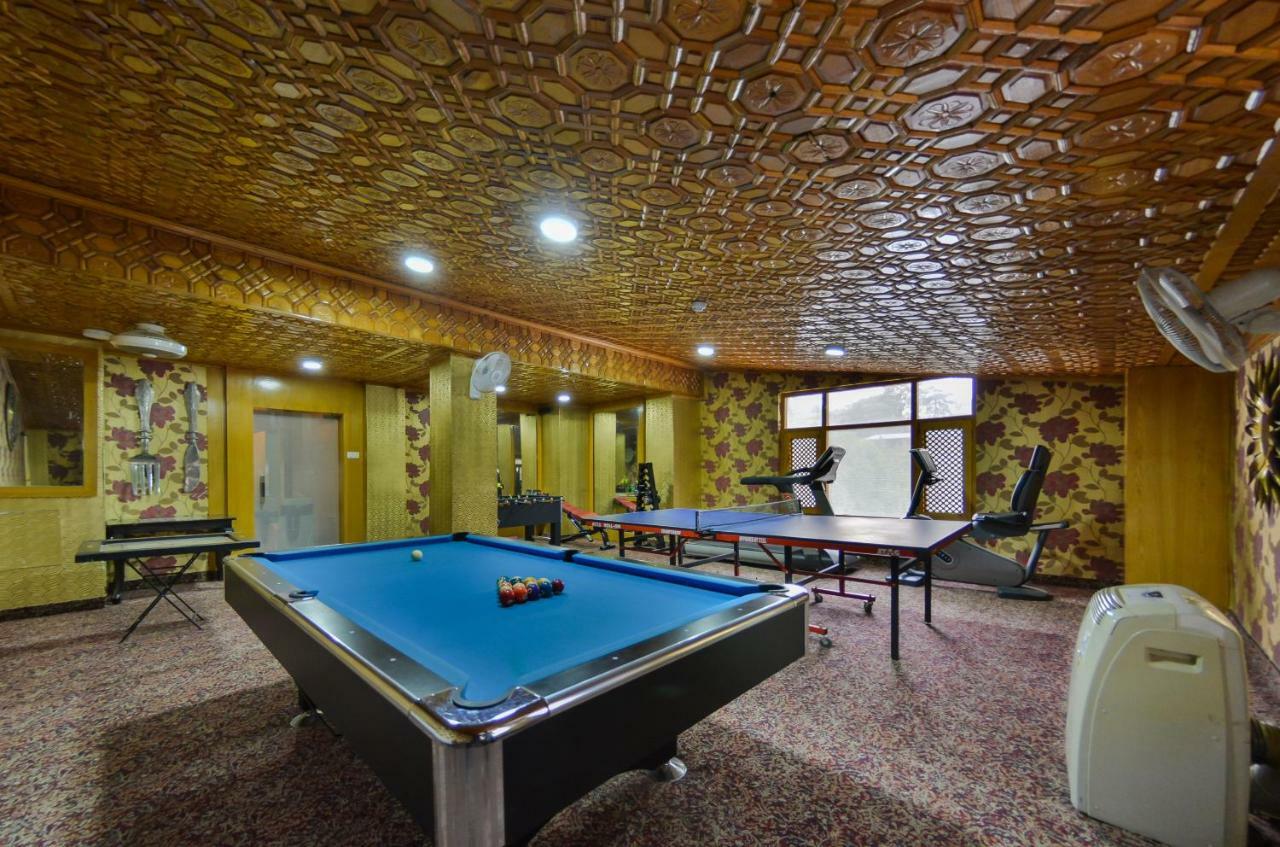 Batra Hotels And Residences Сринагар Экстерьер фото